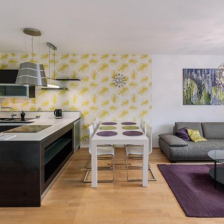 Apartment Family Bratislava Parking Slot Included! Bagian luar foto